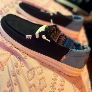 Hey Dudes Wendy Boho- Black with Blue Heel